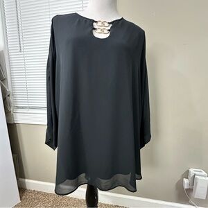 C est women’s‎ size 14/16 flowy  sleeve blouse with gold accent at neckline
